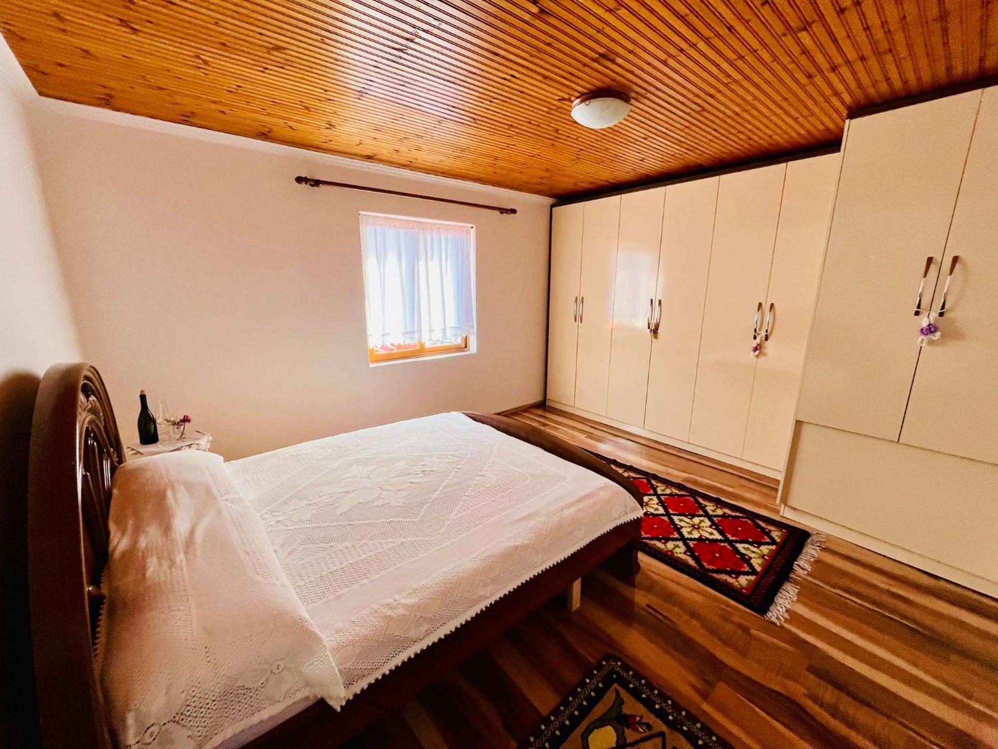 Nena'S Dashe House Μπεράτ Εξωτερικό φωτογραφία